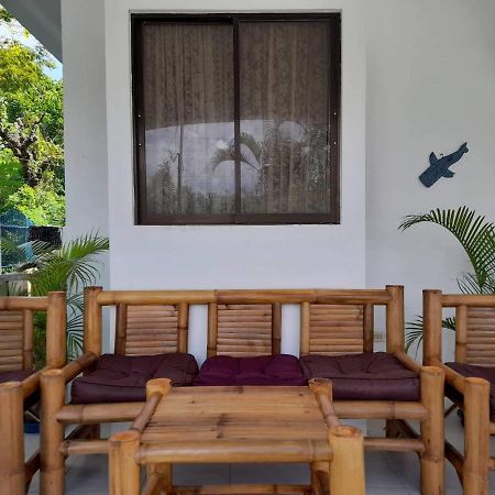 Beth'S Villa Moalboal Esterno foto