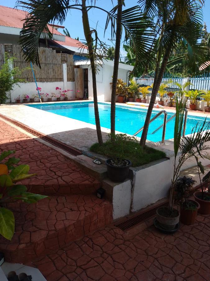 Beth'S Villa Moalboal Esterno foto