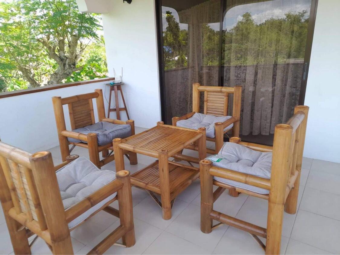 Beth'S Villa Moalboal Esterno foto