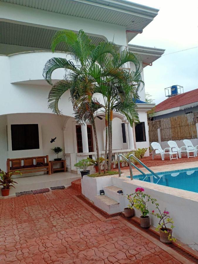 Beth'S Villa Moalboal Esterno foto
