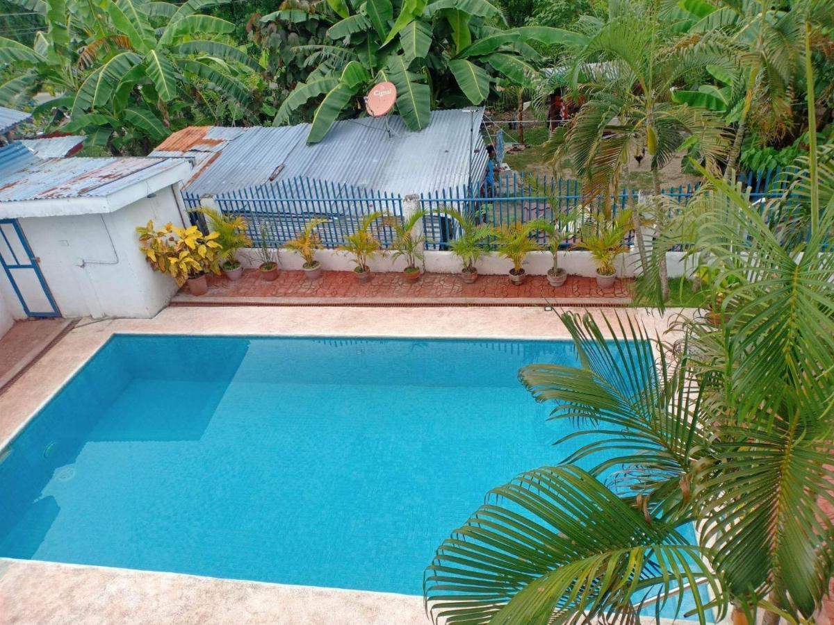 Beth'S Villa Moalboal Esterno foto
